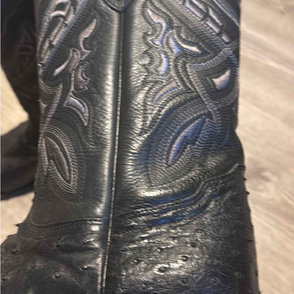 El General Cien Años Black Ostrich Cowboy Boots size 8.5 or 9?